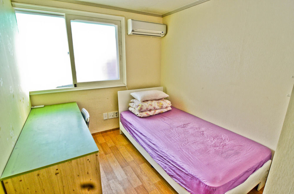 Kimchee Hongdae Guesthouse Seoul Exterior photo